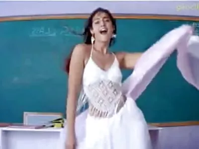 లాటిన్ వ్యభిచారంలో ములాని రివేరా & రోకో రీడ్
