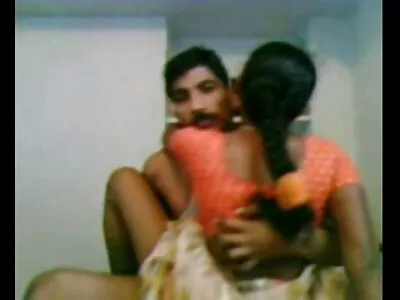 తొడల వైడ్ వీడియో (మలేనా మోర్గాన్, మేగాన్ సలీనాస్)