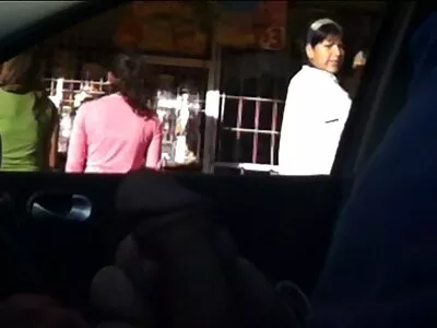శాంటాస్ హెల్పర్ వీడియో (లూనా స్టార్, గిలియానా అలెక్సిస్)